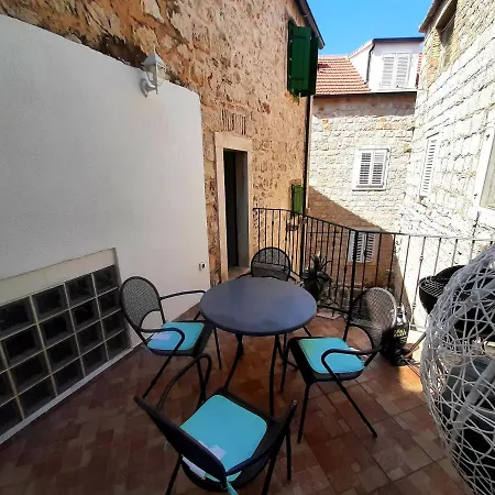 Luxury Stone House - Quiet Center! Appartement *