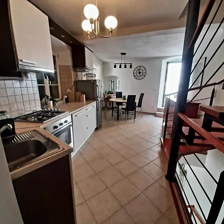Luxury Stone House - Quiet Center! Appartement